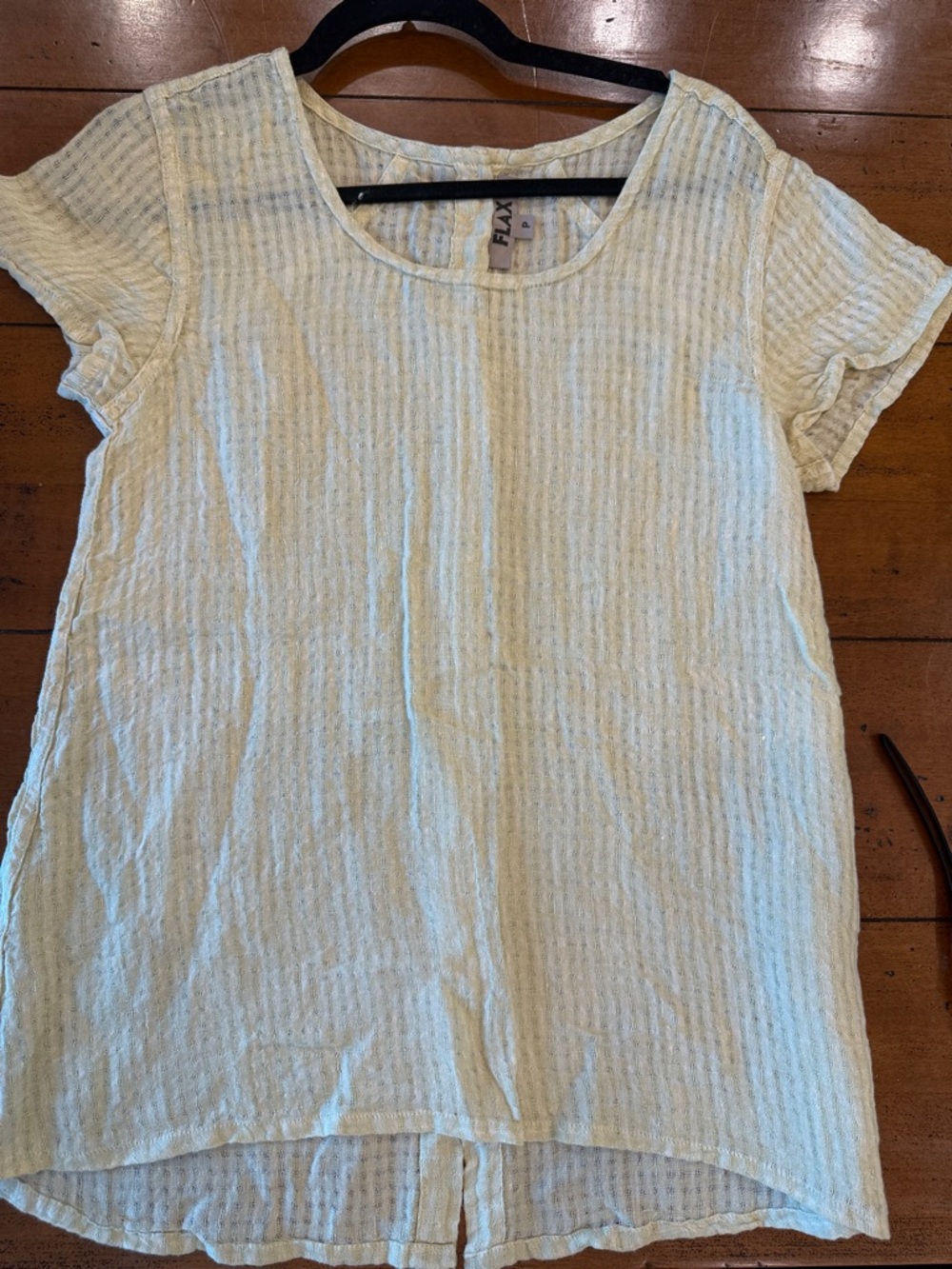 NWOT Flax Light Yellow Short Sleeve Scoop Neck Textured Top-cute back detail